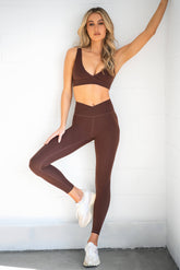 Classic v Leggings in Chocolate